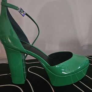 Cute green platform!!!
